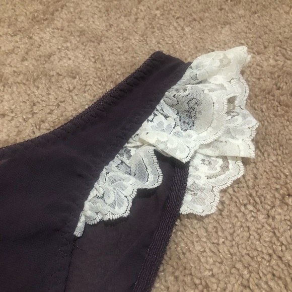 Deep purple lingerie set - Picture 6 of 8